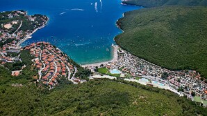 Exterior - Modern Villa on the East Coast of Istria - Nature, Privacy and Great Beaches Nearby (Sveta Nedelja)