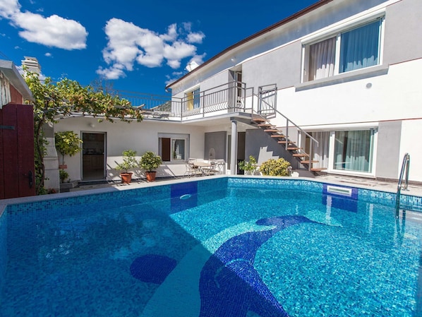 Indoor pool, outdoor pool