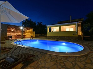 Outdoor pool - Beautiful Holiday Home With Private Pool, Nice Guesthouse, Lovely Roofed Terrace (Posedarje)