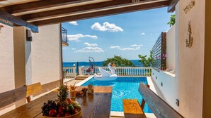 Hồ bơi trong nhà, hồ bơi ngoài trời 