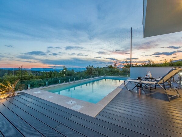 Indoor pool, outdoor pool