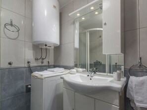 Villa | Bathroom