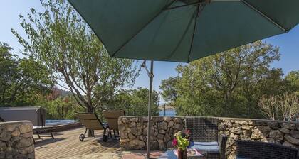 Nice Summer House with sea View, Hot Tub, Private Garden