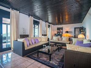 Cottage | Living room