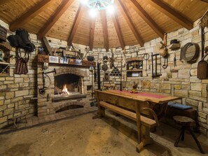 House | Dining - Cosy Holiday Home in Policnik With Pool (Policnik)