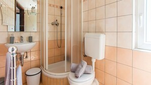 Bathroom - Charming Holiday Home in Murvica Pool (Policnik)