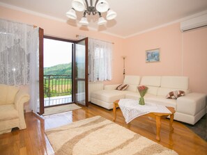 House | Living room