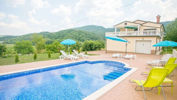 Unclassified image, 1 of 25, button - Comfortable Apartment With a Shared Swimming Pool for up to 4 Persons (Buzet)