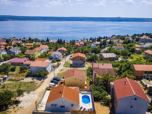 Charming Villa in Jasenice With Pool