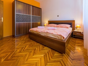 House | 2 bedrooms, individually furnished