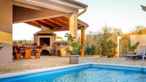 Outdoor pool - Cozy Holiday Home in Šorici With Pool (Kanfanar)