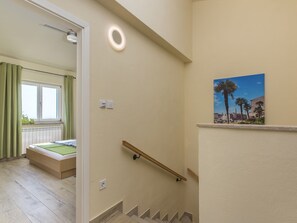 3 bedrooms, bed sheets - Comfortably and Lovingly Furnished Villa With Pool for a Relaxing Family Holiday (Kastelir-Labinci)