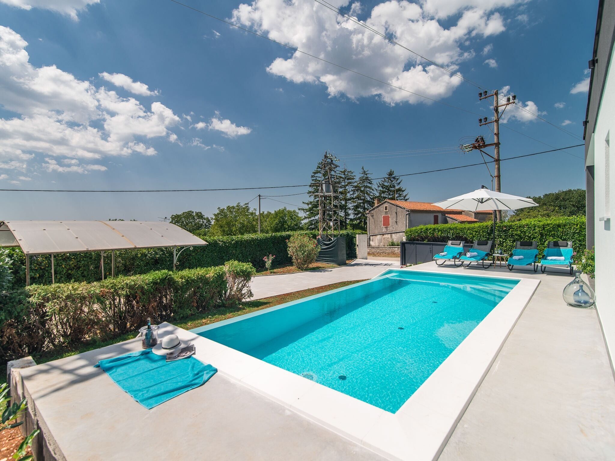Outdoor pool, an infinity pool