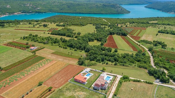 Exterior - Beautiful Villa Situated on the Istrian East Coast, Close to the Beach (Barban)