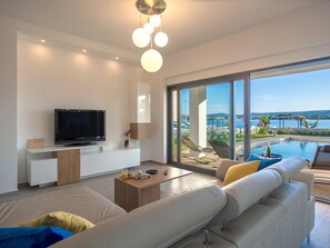 วิลล่า | บริเวณนั่งเล่น | เตาผิง