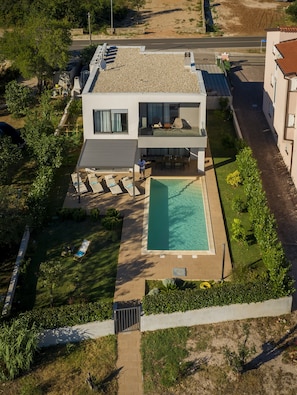 Villa | Garden - Villa in Turanj With Stunning Sea Views (Sveti Filip i Jakov)