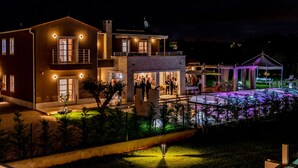 Unclassified image, 2 of 36, button - Affluent Villa in Re?anci with Sauna, Hot Tub, Steam Room (Svetvincenat)