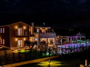 Unclassified image, 2 of 36, button - Affluent Villa in Re?anci with Sauna, Hot Tub, Steam Room (Svetvincenat)