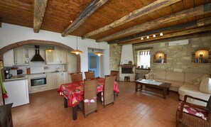 House | Dining - Authentic Holiday Home With Private Pool & Covered Terrace (Kastelir-Labinci)