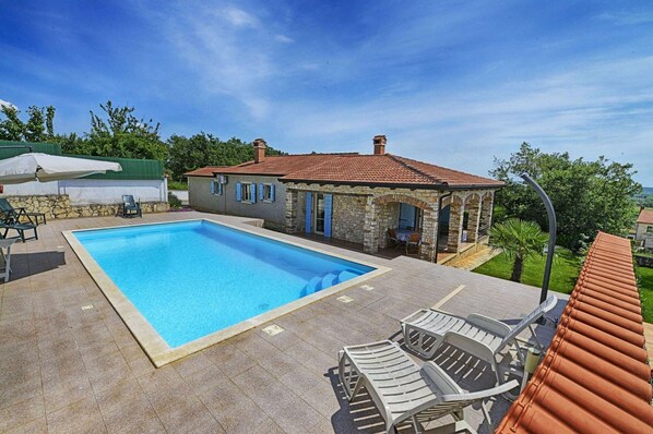House | Pool | Indoor pool, outdoor pool - Authentic Holiday Home With Private Pool & Covered Terrace (Kastelir-Labinci)