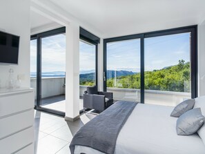 Villa | 3 bedrooms, individually furnished, iron/ironing board