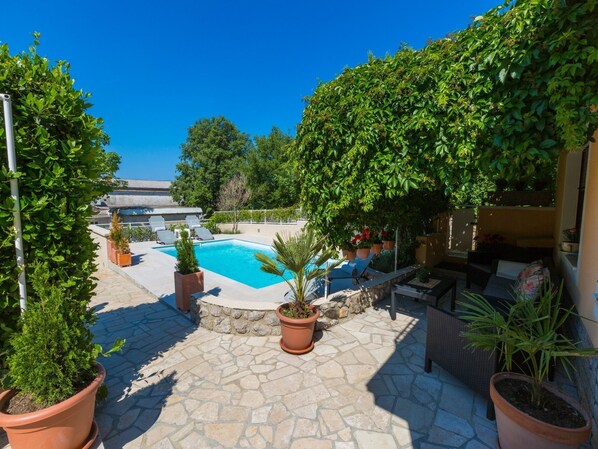Indoor pool, outdoor pool