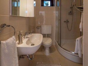 House | Bathroom
