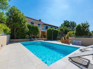Indoor pool, outdoor pool