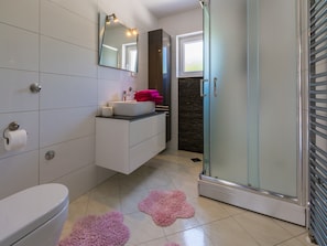 Bathroom - Spacious House Apartment With Swimming Pool & Sea View (Novi Vinodolski)