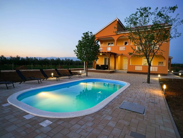 Indoor pool, outdoor pool
