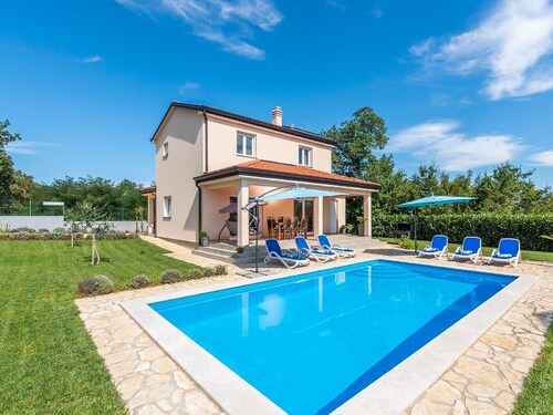 Modernly Equipped Holiday House Near Rovinj With a Private Pool
