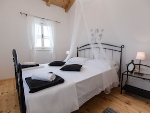 House | 2 bedrooms, individually furnished
