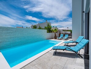 House | Pool | Indoor pool, outdoor pool - Villa in Zaton With Swimming Pool (Nin)