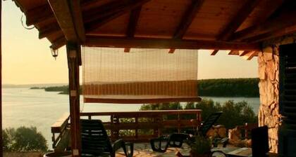 High Privacy Countryside Chalet With Private Beach and Terrace With Seaview