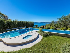 Indoor pool, outdoor pool - Luxurious Villa in Crikvenica With Private Pool (Crikvenica)