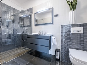 Bathroom - Beautiful Modern and Luxurious Villa With an Enchanting View of the sea (Crikvenica)