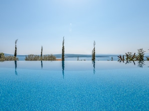 Outdoor pool - Beautiful Modern and Luxurious Villa With an Enchanting View of the sea (Crikvenica)