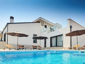 Exterior - Beautifully Decorated Villa With Pool Ideal for Vacation With Your Family (Buje)