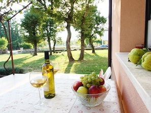Balcony - Nice Holiday House with Large Garden for 5 Persons near Rovinj & Lim Bay (Kanfanar)