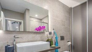 Unclassified image, 5 of 32, button - Beautiful Decorated Apartment With sea View Near the Olive Groves and the sea (Porec)