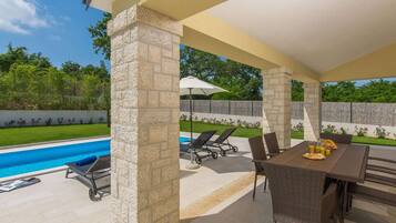 Cottage | Balcony