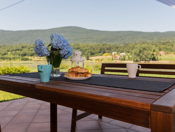 Balcony - Charming Holiday Home in Ribarici With Garden (Ogulin)