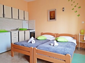 Coffee/tea maker, fridge, oven, toaster - Alluring Apartment in Opatija near Sea (Opatija)