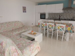 Private kitchen - Spacious Holiday Home With Terrace & Great Sea View (Crikvenica)