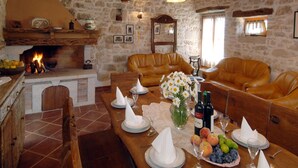 Villa | Living room - Holiday Home Tamaris With Pool in a Village Near Visnjan (Visnjan)