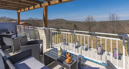 Villa Ragusa for 6+2 People With Pool in a Small Village Sosici Near Rovinj