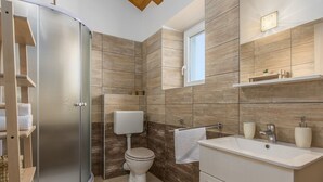 Cottage | Bathroom | Shower, hair dryer, towels - Beautiful Stone House With Large Garden and Private Pool (Sveti Lovrec)