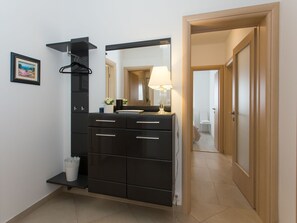 4 bedrooms, individually furnished, bed sheets - Spacious Villa in Vodice With Pool (Vodice)