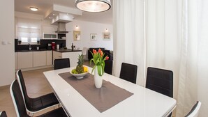 Dining - Spacious Villa in Vodice With Pool (Vodice)