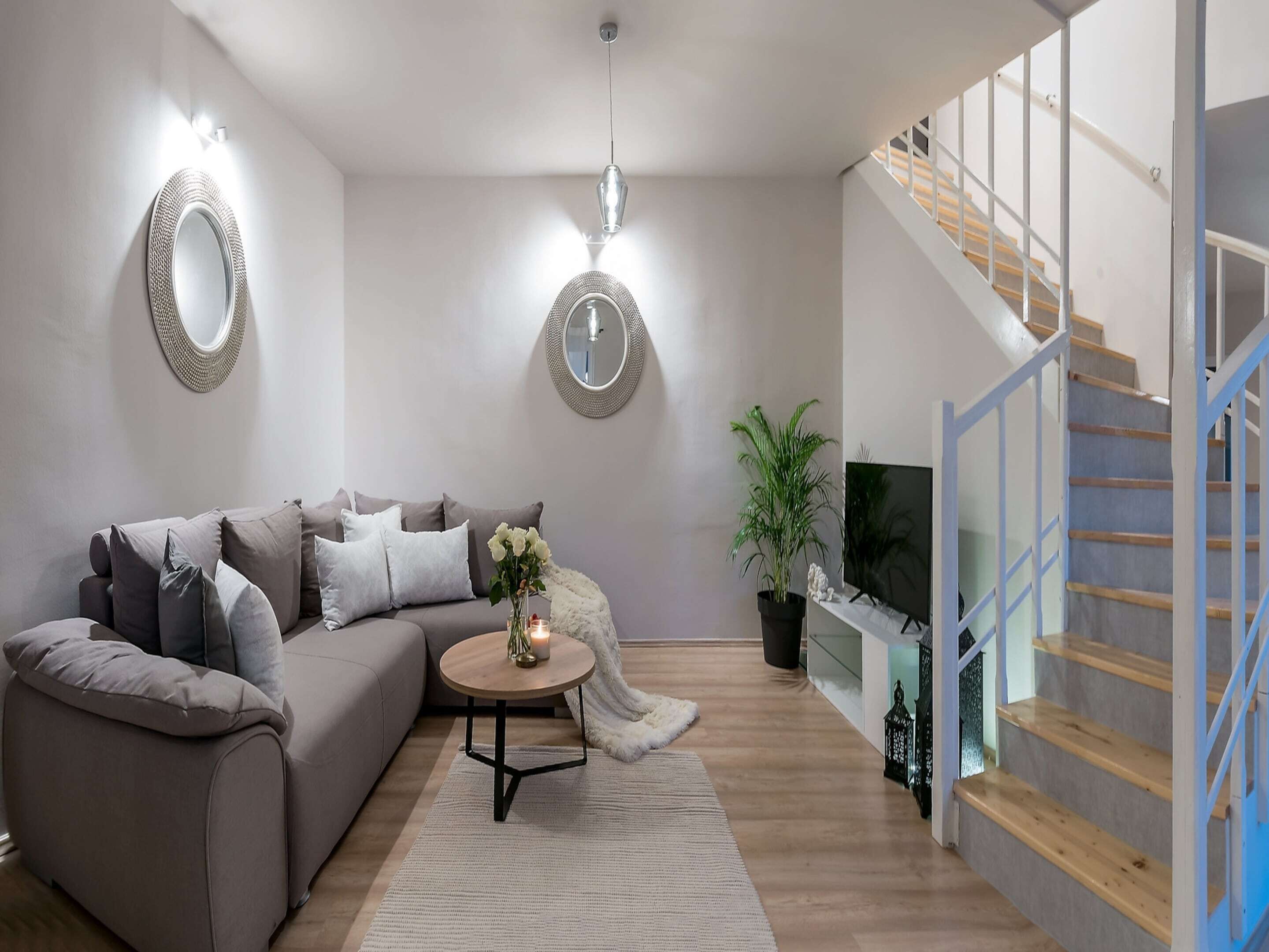 Villa | Living room | Fireplace, streaming services